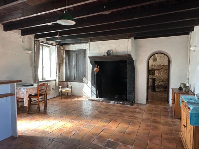 A LA BONNEVILLE, maison de pays à finir de rénover