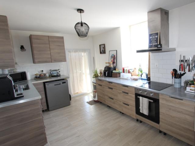 A la campagne proche toutes commodités, Très beau logement rénové entièrement avec goût