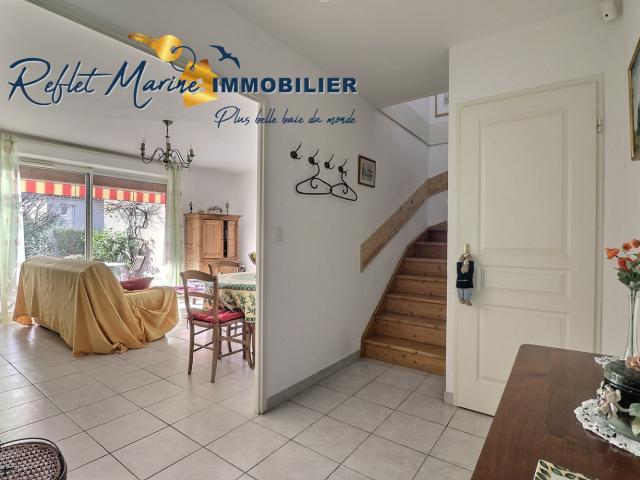 A La Ciotat proche des commerces, maison T4/5 avec suite parentale en rez de chaussée, Terrasse et Garage