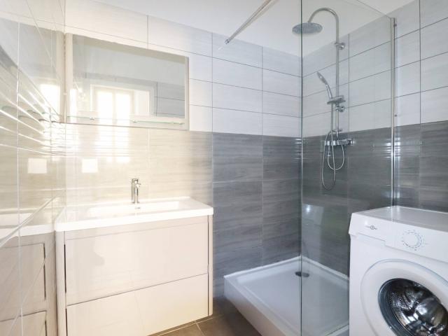 a la location t1/2 de 33 m² meublé et entièrement rénové le rouet 13008 marseille