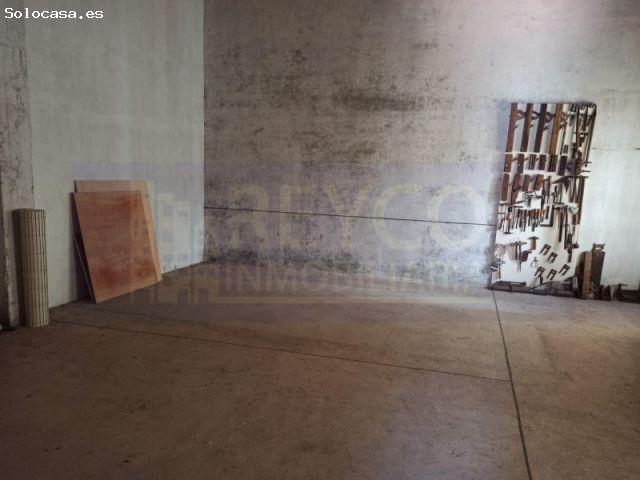 A la venta, casa con lonja de 201m2