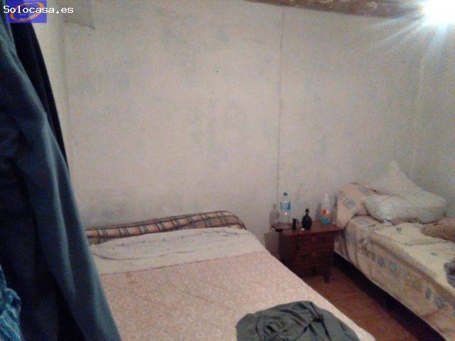 A LA VENTA CASA, PARCELA Y HUERTO EN LA ALMEZA ALPUENTE
