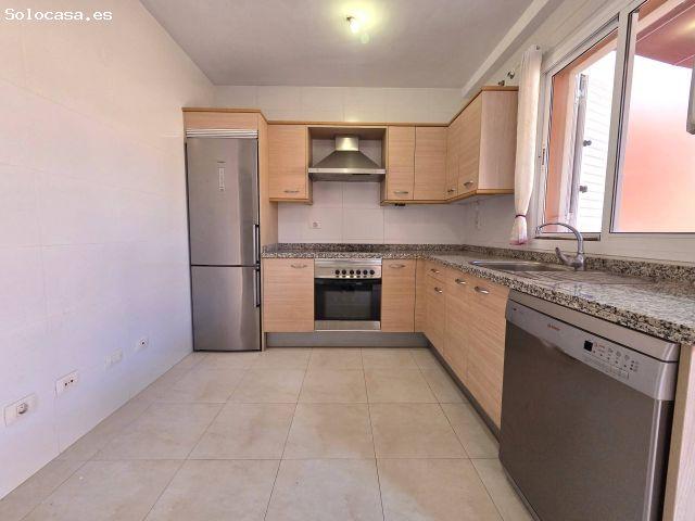 A la venta estupendo triplex en Los Portales Arucas