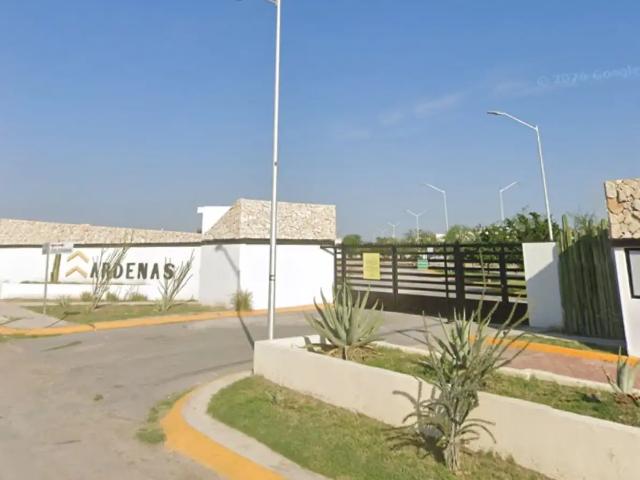 A la venta terreno en cerrada Ardenas, atrás de UAD
