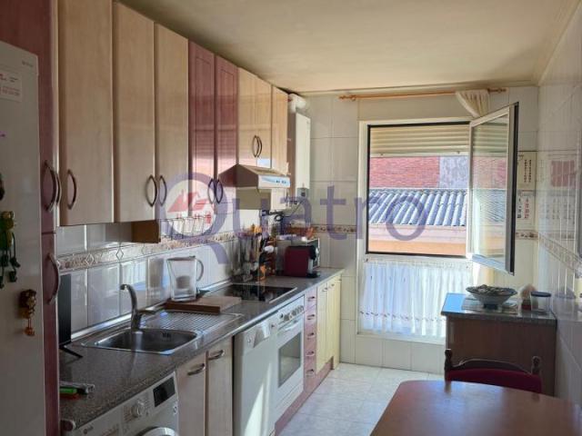 A la venta vivienda de dos habitaciones y dos baños muy luminoso en Armunia