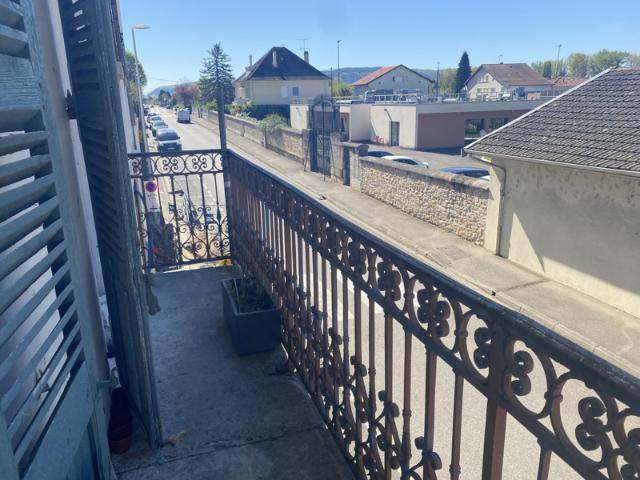 A LAGNIEU, bel appartement T2 MEUBLE de 36 m2 au 1er étage