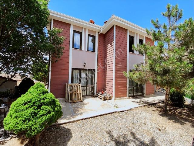 Çağlak Gayrimenkul Den Beyhekim'de Satılık Villa 6+2