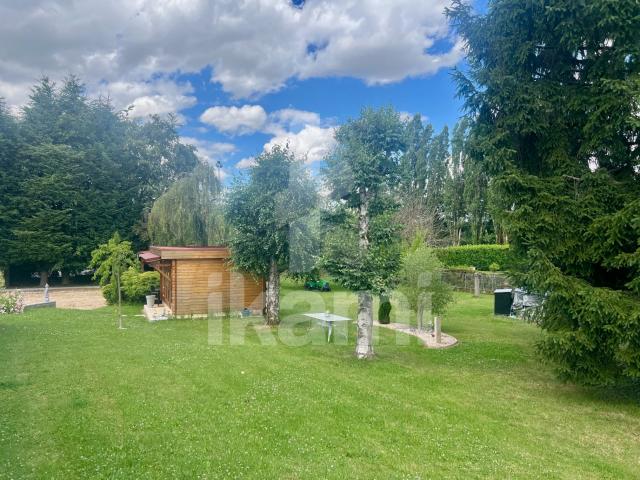 Maison de plain pied avec 3 chambres sur un terrain de 3600m. 106m² Laiz