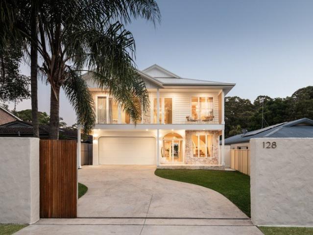 A Landmark New Build of Refined Luxury & Coastal Elegance