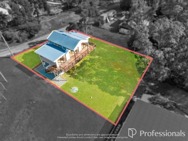A Landmark of Modern Coastal Luxury with Spectacular North Facing Water Views