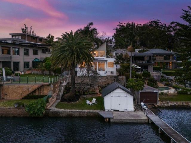 A Landmark Deep Waterfront Estate with DA Approved Luxury Vision