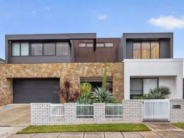 A Landmark Family Estate of Unrivalled Luxury and Scale