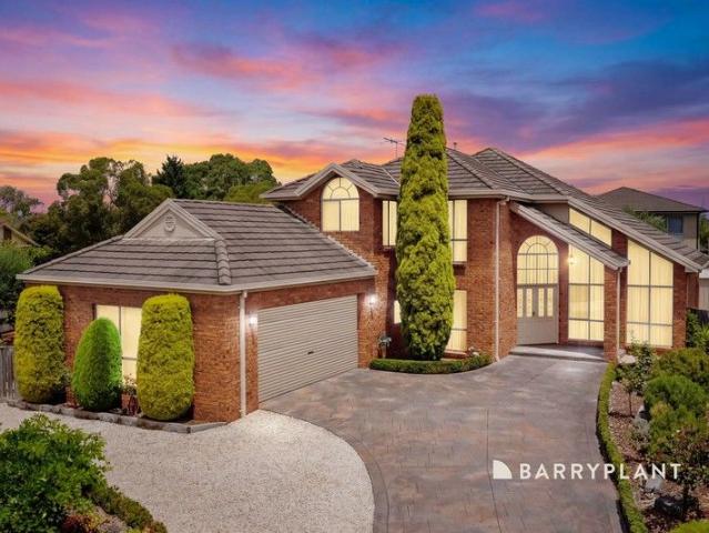 A Landmark Family Residence in a Blue Chip Pocket on 965m2