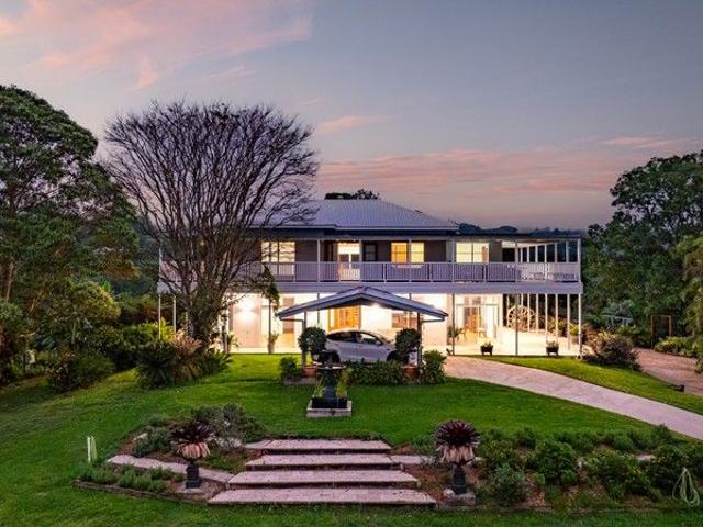 Extended Family a Landmark Hinterland Estate with Vineyard, Approved Short Term Accommodation