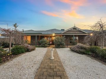 A Landmark Kersbrook Estate Designed for the Way You Want to Live