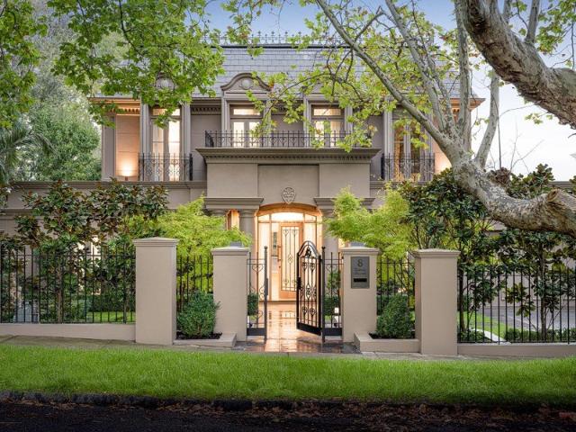 A Landmark Luxury Residence by Englehart Homes in the Prestigious Golden Mile