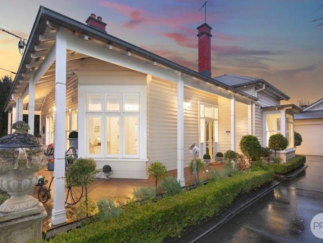 A Landmark Lake Wendouree Residence with Resort Style Living