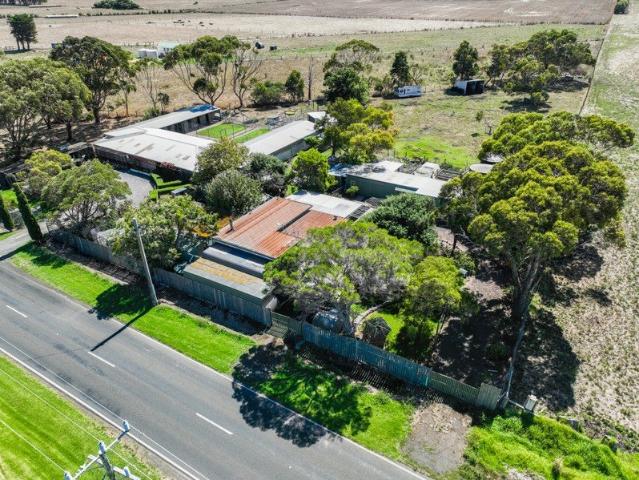 A landmark live in business offering of rare distinction