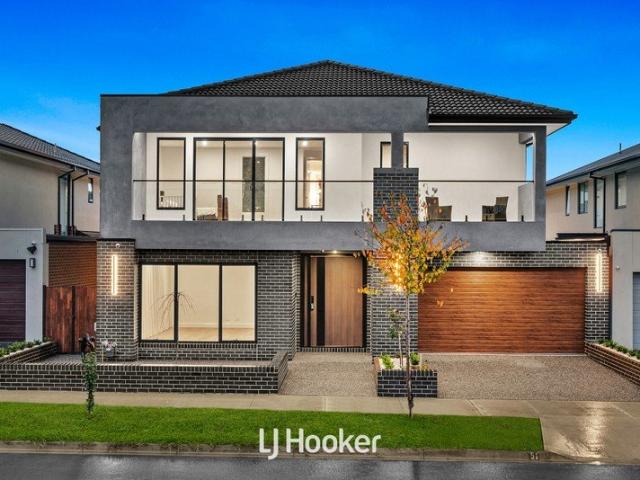 A Landmark Residence of Architectural Excellence, Luxury & Grand Family Living