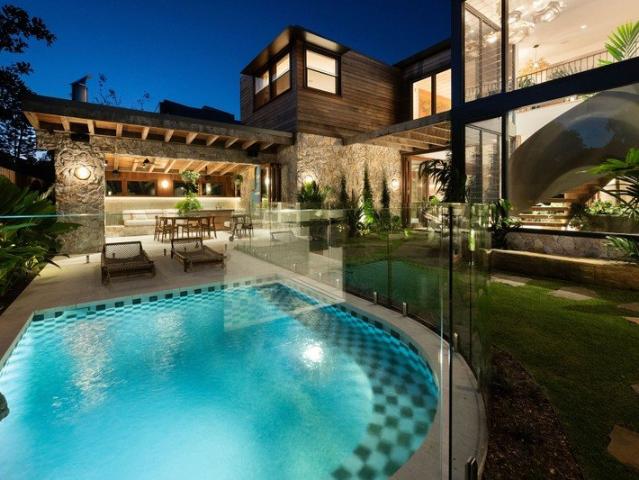 A Landmark Residence of Contemporary Architectural Distinction