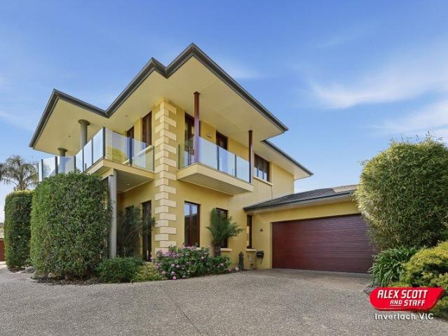 A Landmark Residence of Elegance & Scale