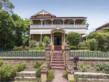 A landmark residence of heritage significance in the heart of West End