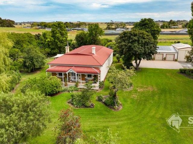 A Landmark Residence of History and Timeless Elegance