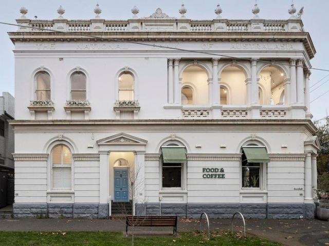 A landmark residence of rare scale and character