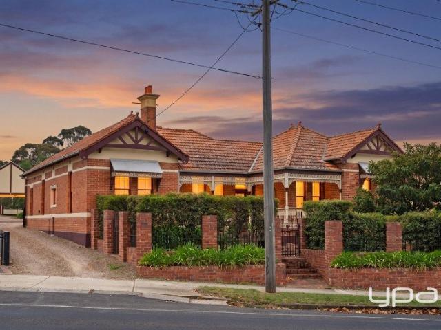 A LANDMARK RESIDENCE OF SCALE, CHARACTER AND OPPORTUNITY