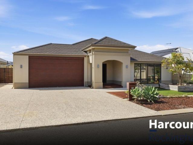 A Large 299m2 Luxury Built Home Close to Beach, Golf Course Views and Secure Access for Your Caravan