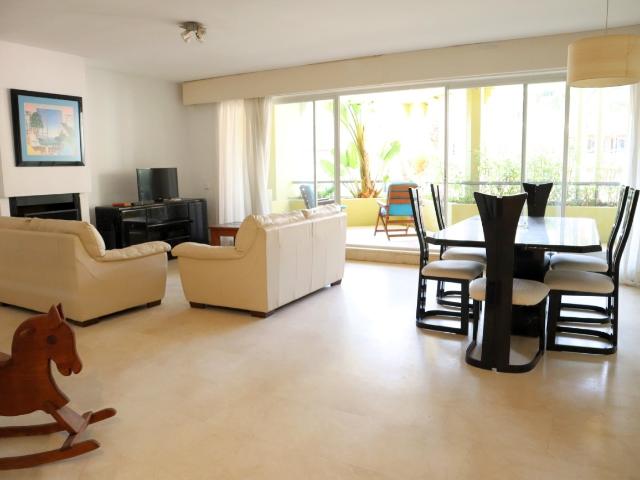 A large 2 bedroom apartment Port Sotogrande