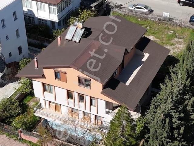 Çağlayan Barınaklar Müstakil Parsel Havuzlu 5+1 Tribleks Villa