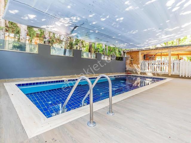 Barınaklarda Muhteşem Lokasyonda Müstakil Satılık Triplex Villa