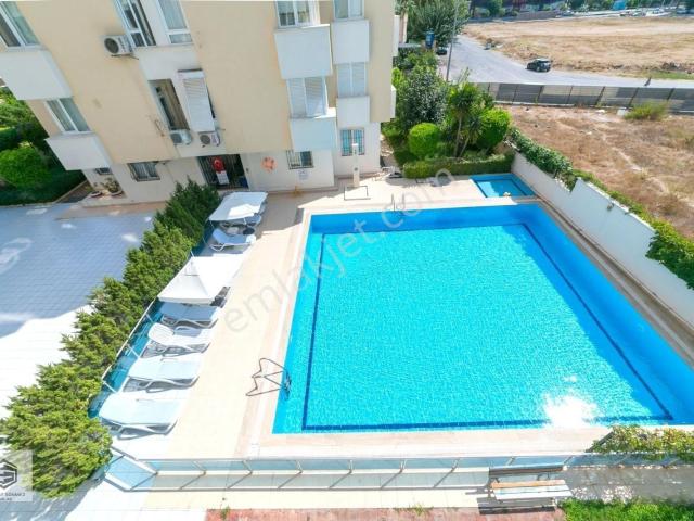 Çağlayan Yalı Cad. Havuzlu K.otoparklı Site'de Ayrı Mutfaklı 2+1