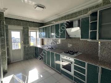 Çağlayanda Arakat Sitede Havuzlu 3+1 Kiralık Daire