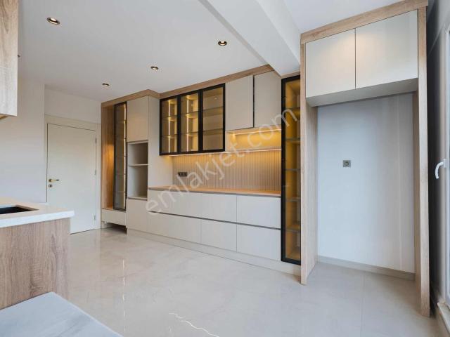 Çağlayan'da Arakat 3+1 Full Yapılı Daire