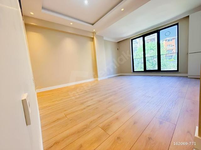 ÇAĞLAYANDA YENİ BİNADA TAPU MASRAFSIZ 2+1 SATILIK DAİRE