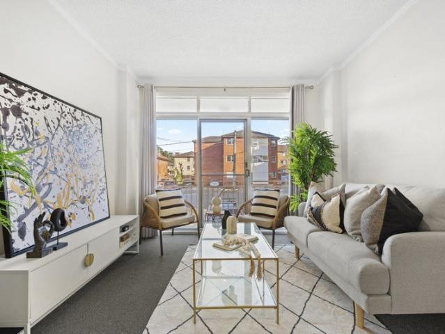 A Leafy Outlook in a Prime Lifestyle Precinct
