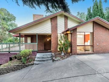A Leafy Diamond Creek Retreat With Space, Character & Lifestyle Appeal