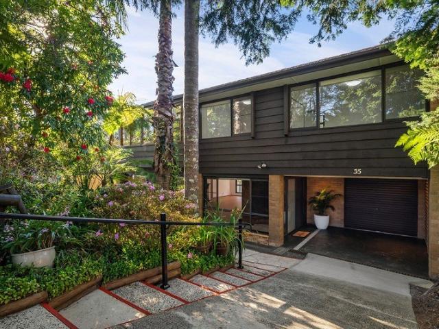 A Leafy Family Retreat with Space to Settle In