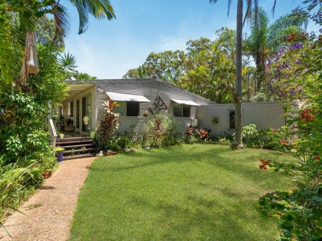 A Leafy Island Retreat