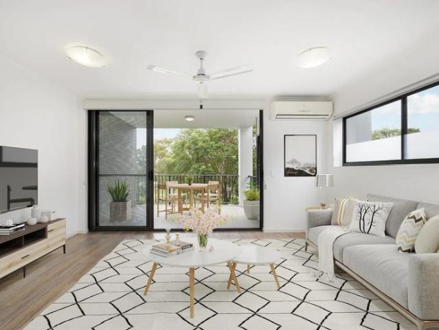 A Leafy Parkland Outlook in the Heart of Kedron