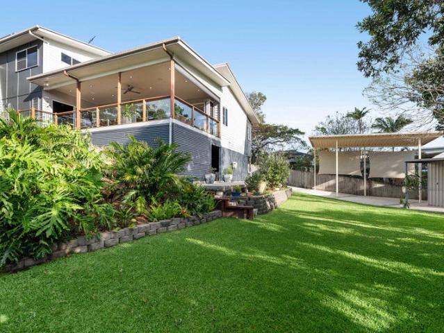 1012m2 on Quiet Cul De Sac on Hilltop Position. Move Fast!