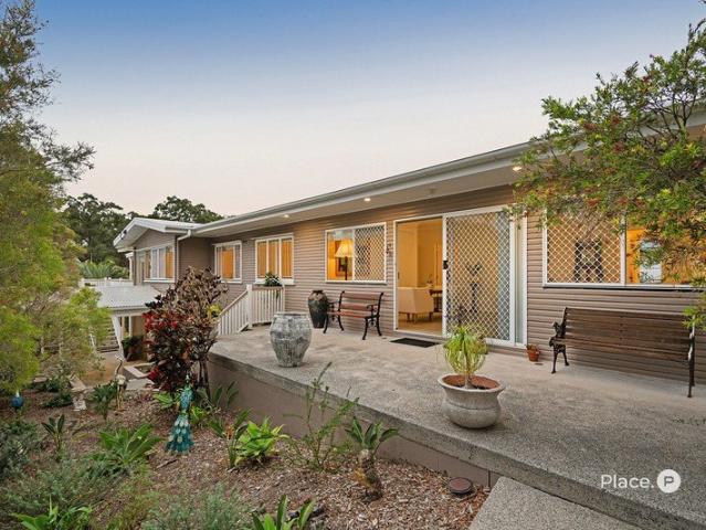 A Leafy Tarragindi Retreat with Space for the Whole Family