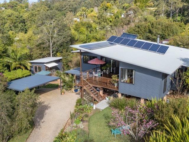 A Light Filled Architectural Haven Designed for Modern Living