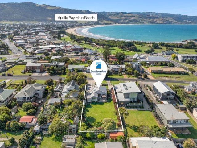 A LIGHT FILLED COASTAL HAVEN IN THE HEART OF APOLLO BAY