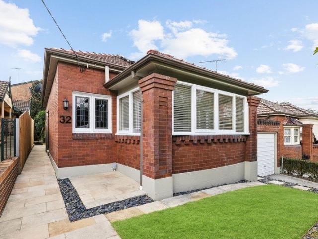 A Light Filled Family Charmer Upgraded For Lifestyle