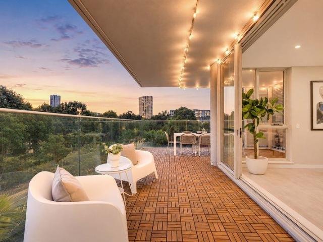 A Light Filled Haven with Exceptional Privacy