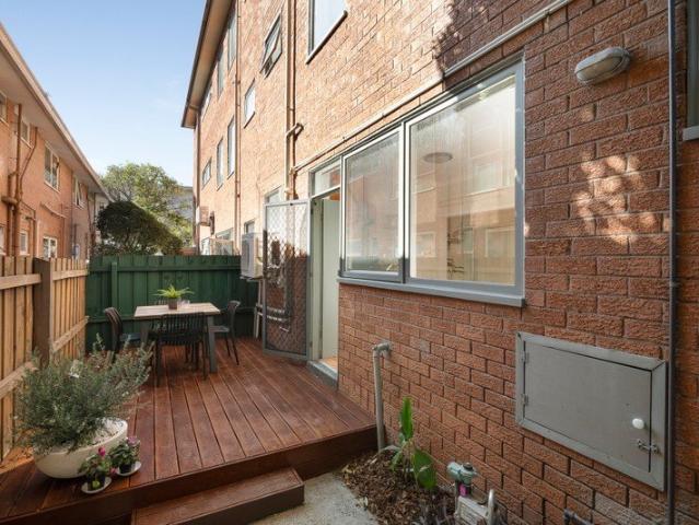 A Light Filled Lifestyle in the Heart of St Kilda East