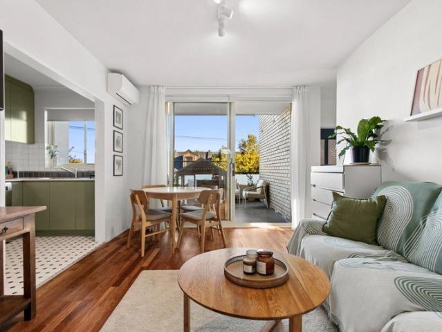 A Light Filled, Private Retreat with a Fresh New Look